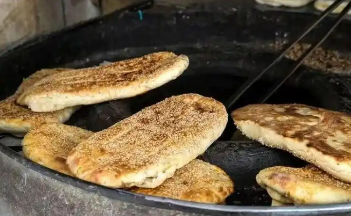 枣庄烧饼香飘千年 老手艺烤出时代新风味
